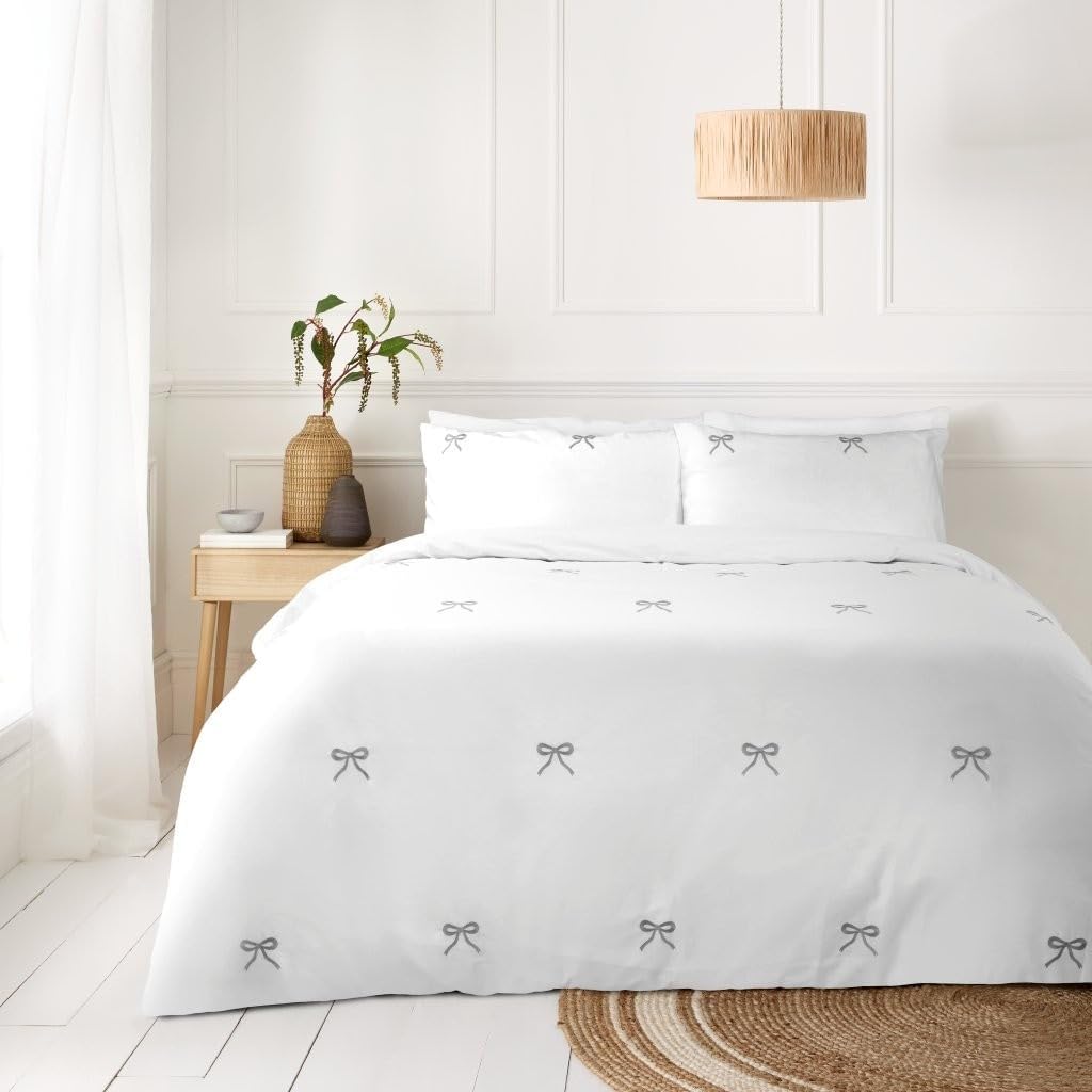 Hearts and Bows Embroidered Duvet Cover Set – White Bedding with Charcoal and Pink Heart Detail – Soft, Stylish & Romantic Design (Bow Grey, King)