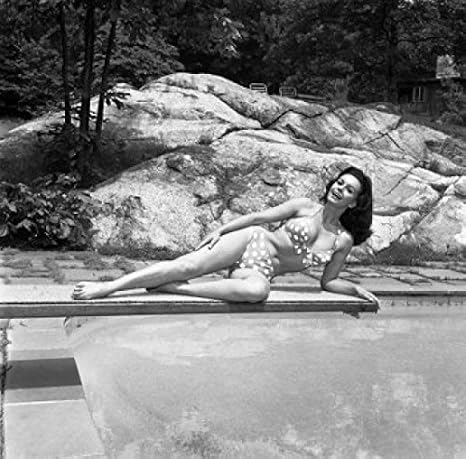 Posterazzi Beautiful woman in bikini Poster Print, (24 x 36)
