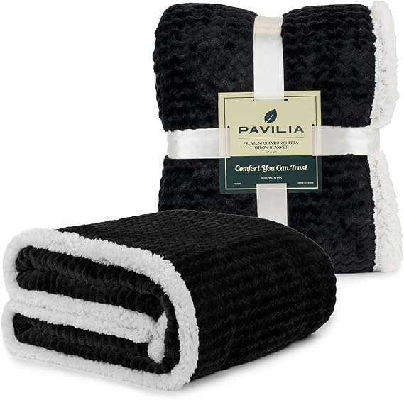 Premium Chevron Fleece Sherpa Throw Blanket for Couch, Sofa by Pavilia | Soft, Cozy, Fluffy, Warm | Fuzzy Lightweight Microfiber, Luxury Reversible Black Plush Throw for TV | 50 x 60 Inches