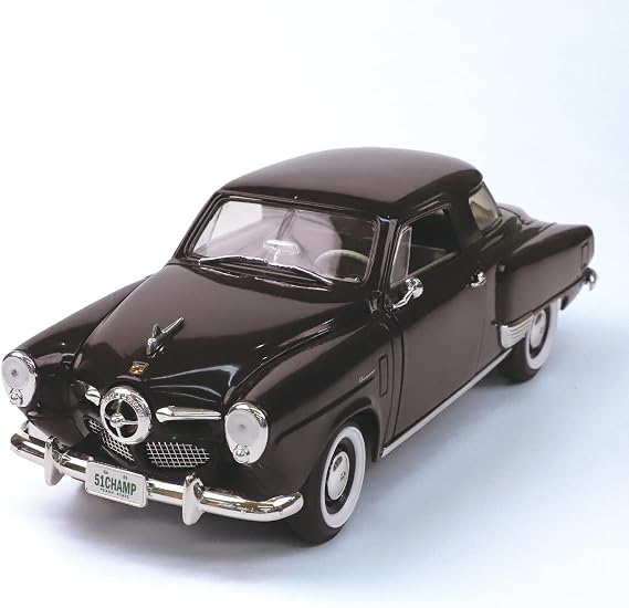 1950 Studebaker Champion Retro Classic Car 1:18 Alloy Diecast Model - Collector's Edition with Display Base, Moving Parts & Gift Packaging(Burgundy)