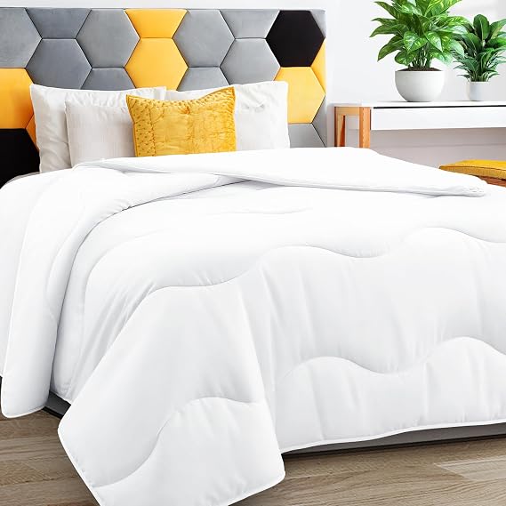 MEELUS Lightweight Comforter Cooling Duvet Insert White, All Season Breathable Duvet, Soft Microfiber Summer Cool Down Alternative Winter Warm Quilt with Corner Tabs