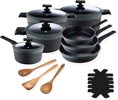 MasterPRO Gastro Reeco Cast Aluminium Cookware Set - 11 Pieces, Black - 3 Frying Pans 28, 24, 20 cm, 3 Saucepans 28, 24, 20 cm, 1 Ladle 16 cm, 3 Cooking Utensils, 1 Pan Protector