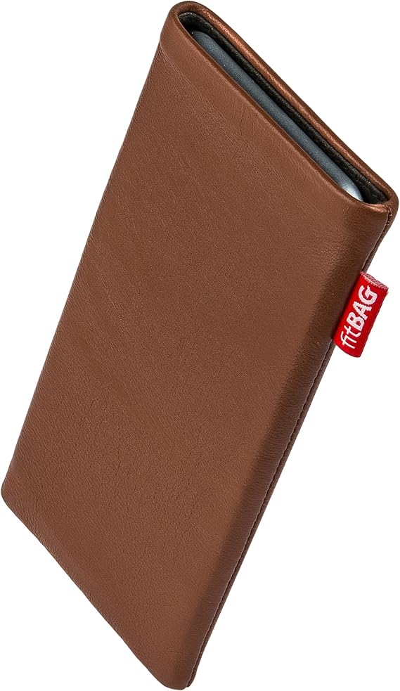 fitBAG Beat Cognac Handytasche für Apple iPhone 17 Pro Max Tasche aus Echtleder Nappa mit Microfaserinnenfutter Hülle mit Reinigungsfunktion Made in Germany