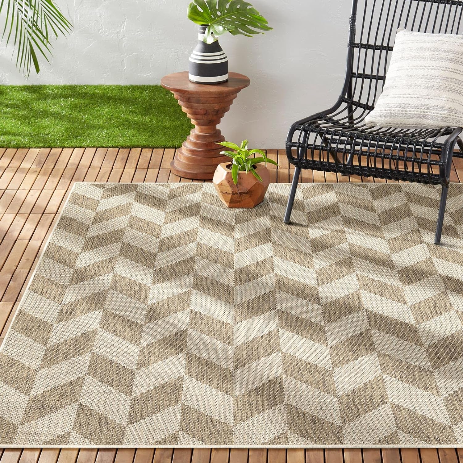 Nicole Miller New York Patio Country Calla Contemporary Herringbone IndoorOutdoor Area Rug, BrownBeige, 52x72"